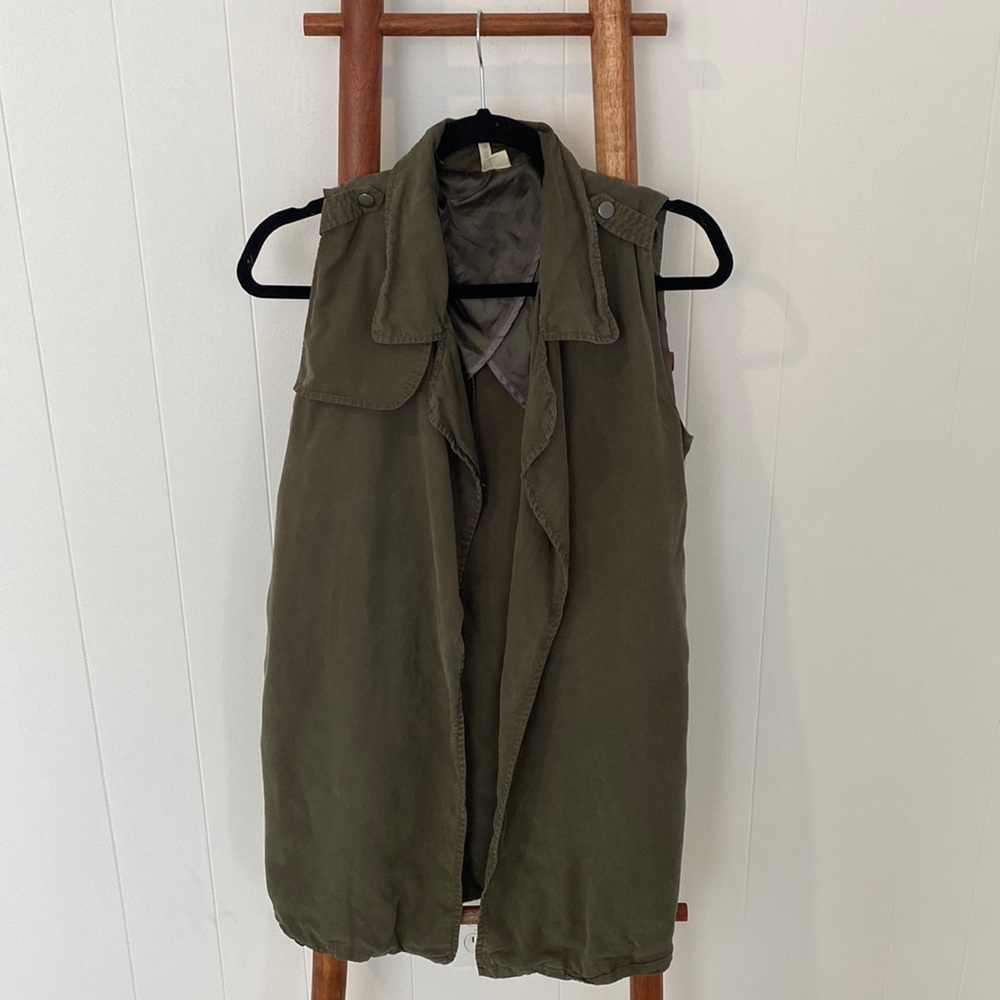 Green Sleeveless Wrap